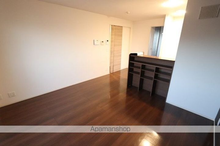 広島県福山市川口町5丁目の賃貸アパートの居間