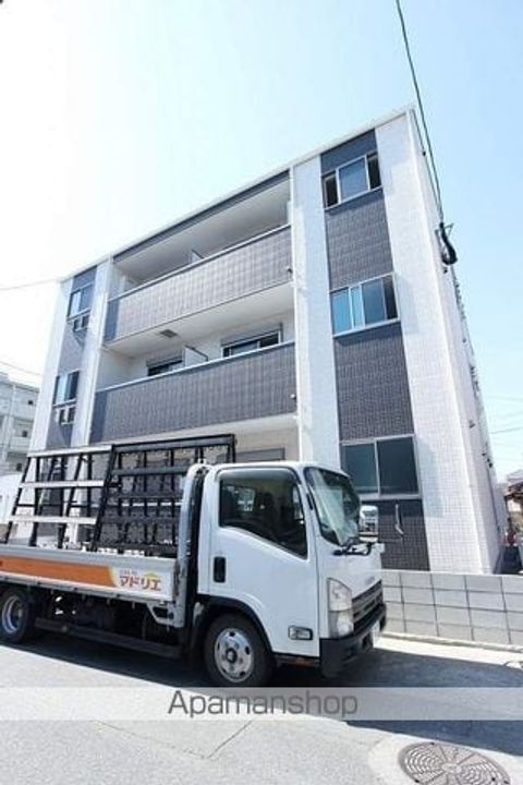 グランドAK箱崎の外観
