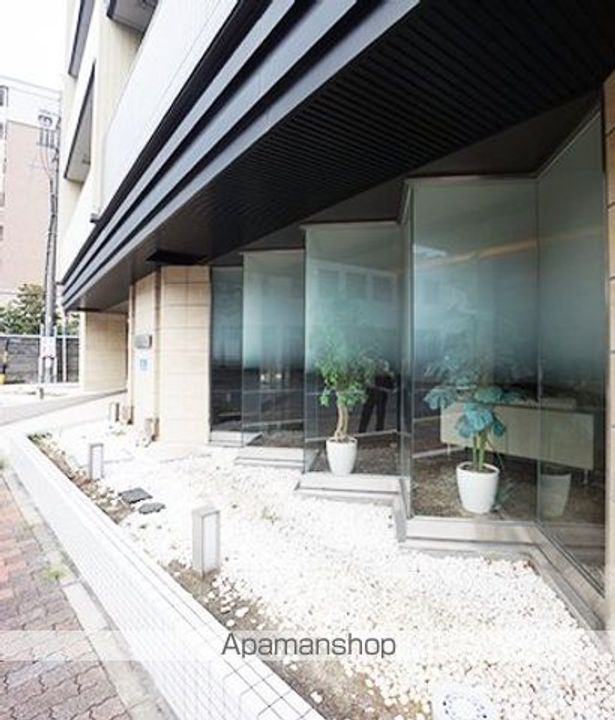 愛知県名古屋市東区泉3丁目の賃貸マンションの外観