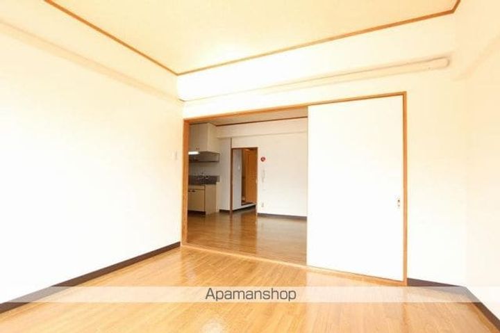 香川県高松市茜町の賃貸マンションの内装