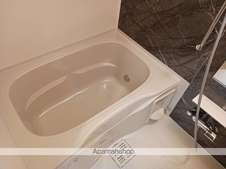 ヒカルサ甲府国母 イーストの風呂