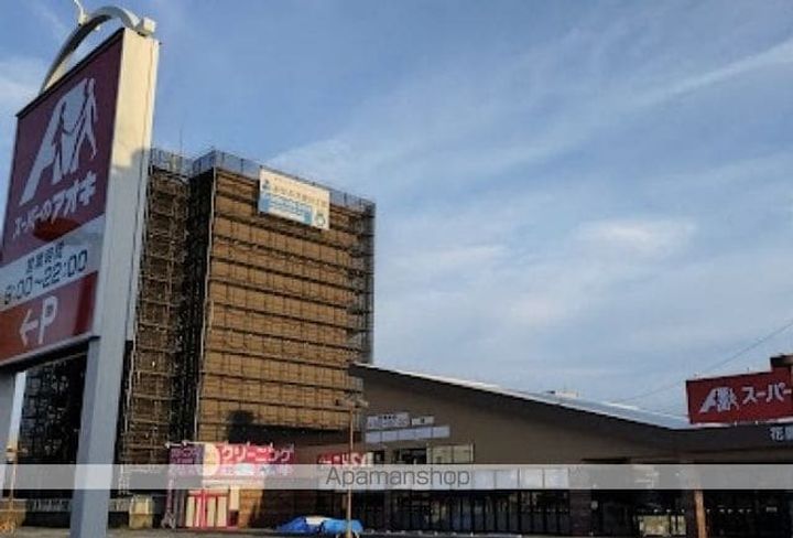 ローランドミューズの周辺