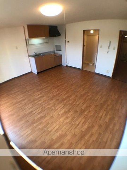 滋賀県東近江市大森町の賃貸アパートの居間