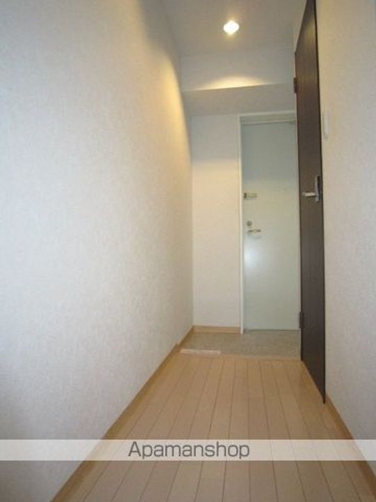 ヴィアーレ八幡三丁目803の玄関