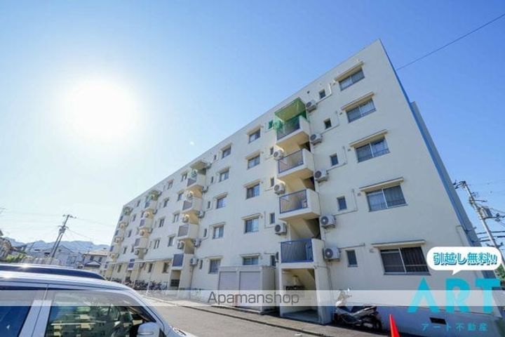 アルト堀江 1号棟の外観