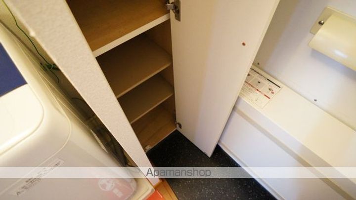 大阪府堺市北区船堂町2丁の賃貸アパートの玄関