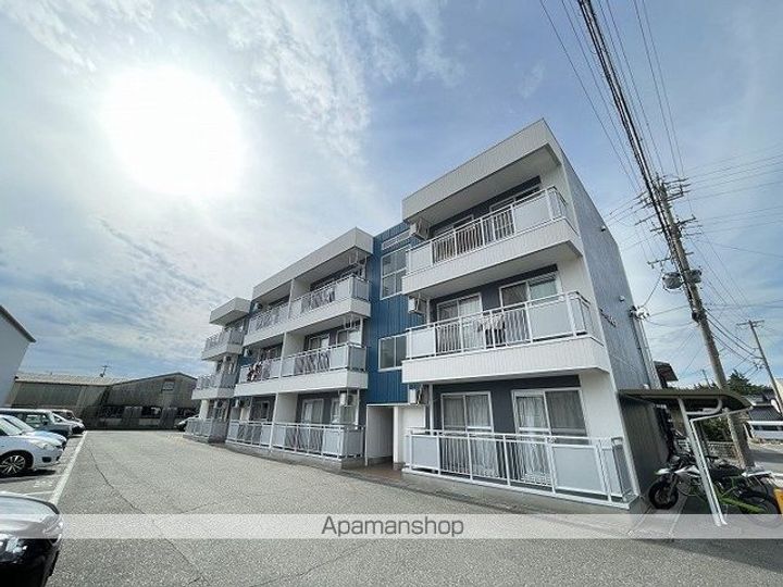 長野県松本市村井町南3丁目の賃貸マンションの外観