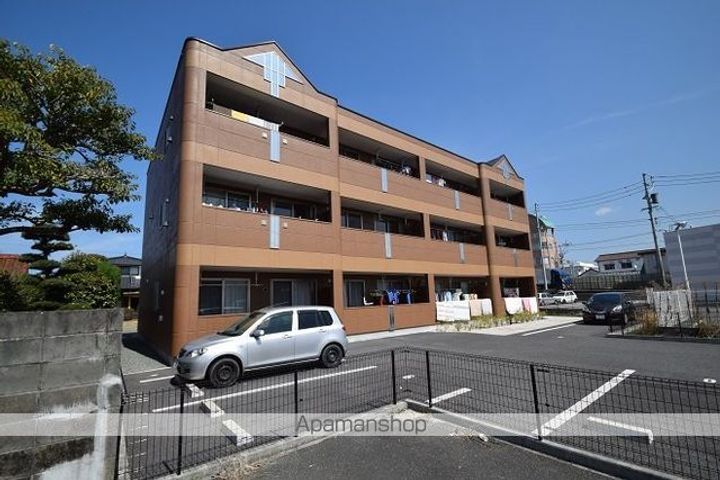 アゼリア マンションの外観