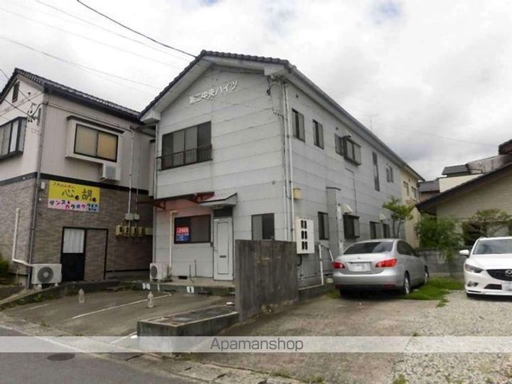 第二中央ハイツの外観