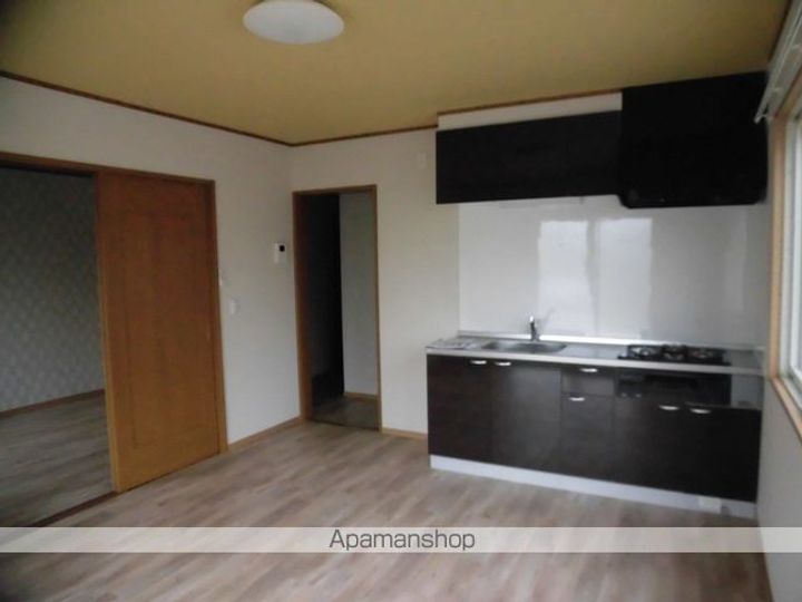 メゾンボヌールA101の居間