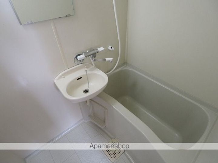 ロイヤル長久保B棟201の風呂