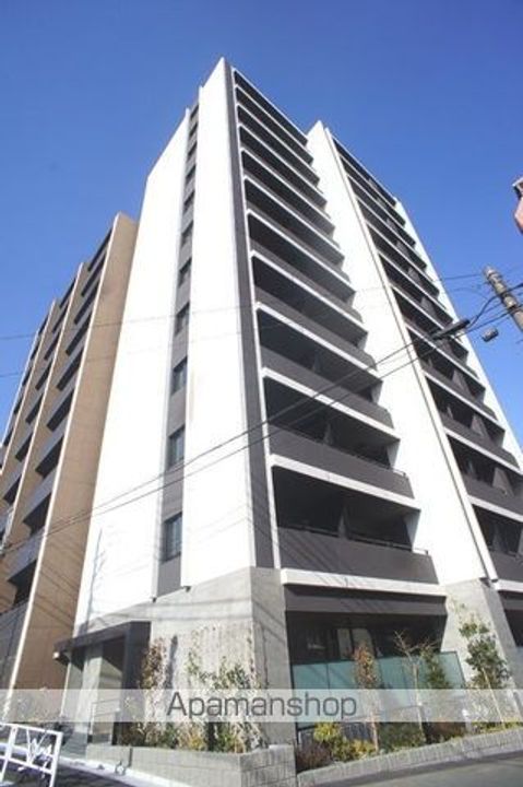 東京都渋谷区初台2丁目の賃貸マンションの外観