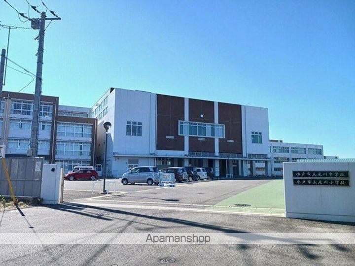 ローレルの周辺