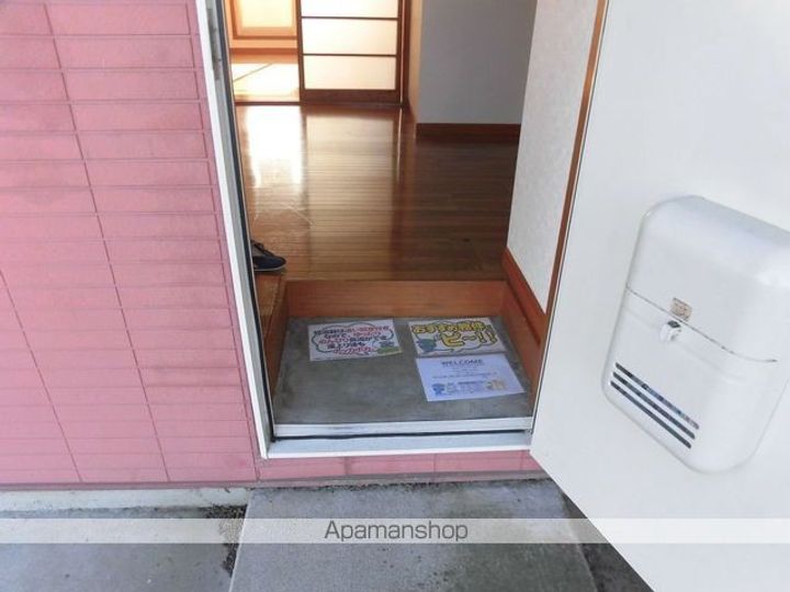 メゾンルーテシアの玄関