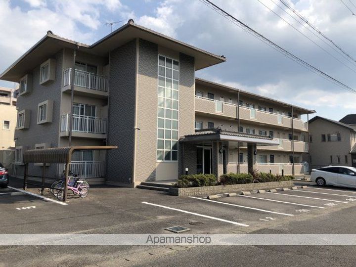 プリミエ貴生川の外観