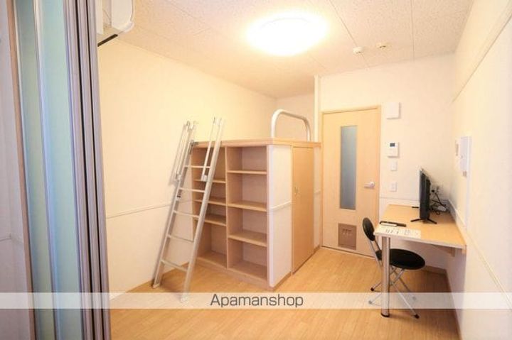 レオパレスレジリエンスの居間