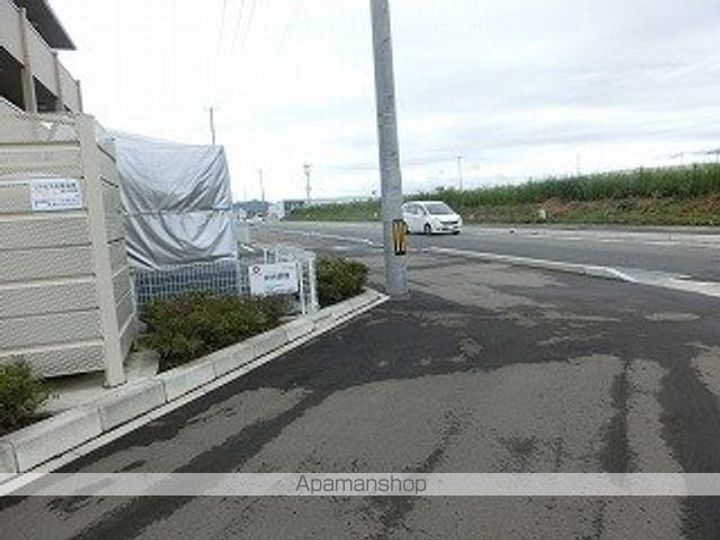 コム・シェ・ヴ Aの周辺