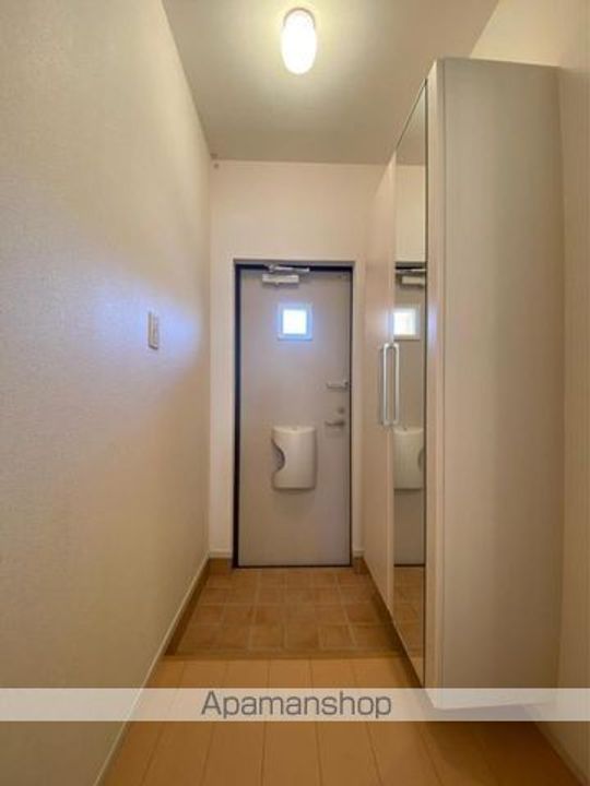 香川県高松市木太町の賃貸アパートの玄関