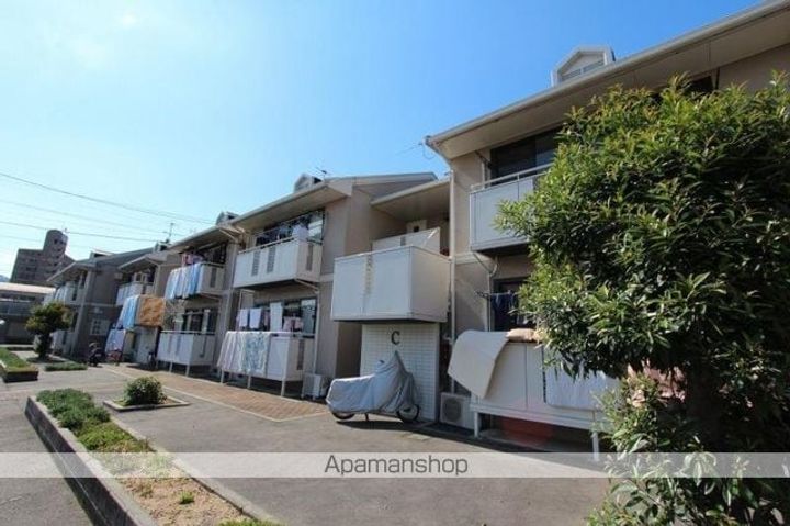 香川県高松市鶴市町の賃貸アパートの外観