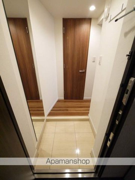 東京都目黒区中目黒1丁目の賃貸マンションの玄関