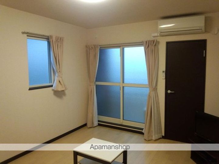 レオネクストパレス なでしこ112の居間