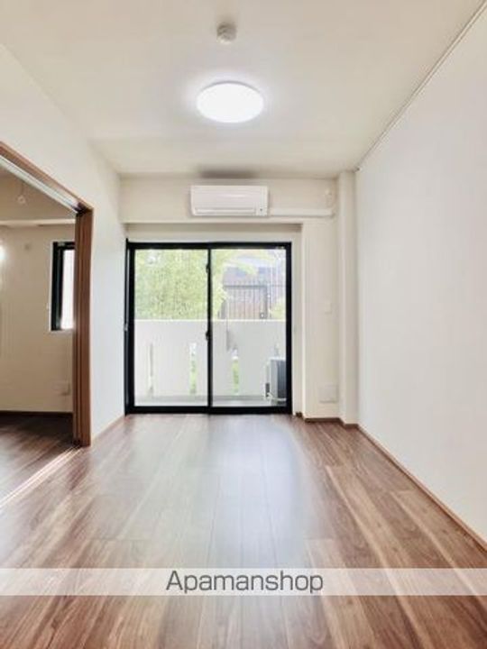 東京都武蔵野市吉祥寺南町3丁目の賃貸マンションの居間