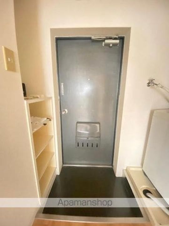 メゾンド西宝町の玄関