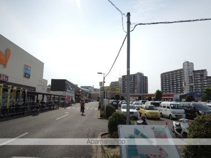 ダイナコートエスタディオレシェンテの周辺