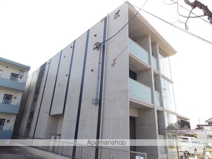 CASA LARGO 岩倉304の外観