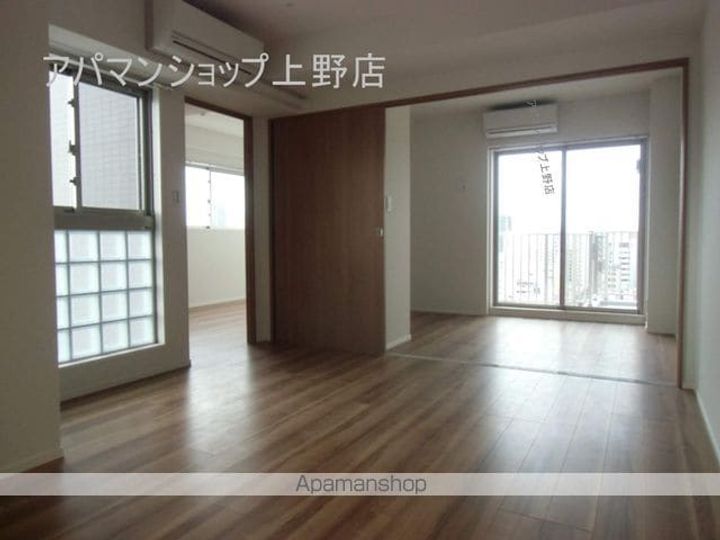 東京都台東区寿2丁目の賃貸マンションの居間