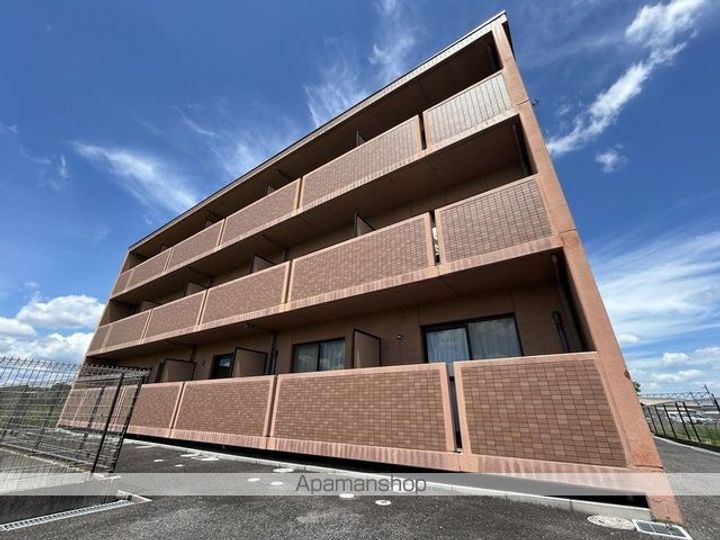 滋賀県蒲生郡日野町大字内池の賃貸マンションの外観