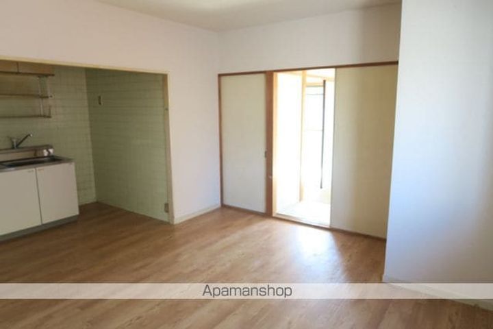 メゾンドール河野305の居間