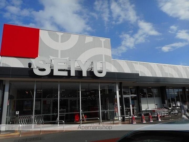 トゥー・ル・モンドBの周辺