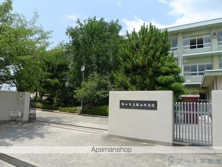 愛媛県松山市山越1丁目の賃貸アパートの周辺