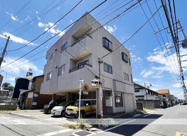 居山ビルの外観