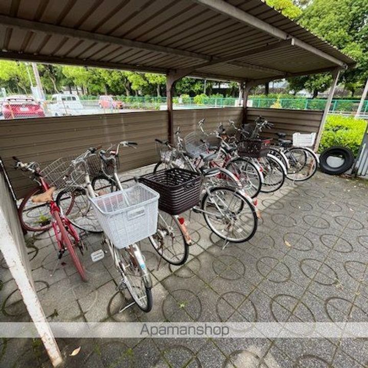滋賀県大津市尾花川の賃貸マンションの外観