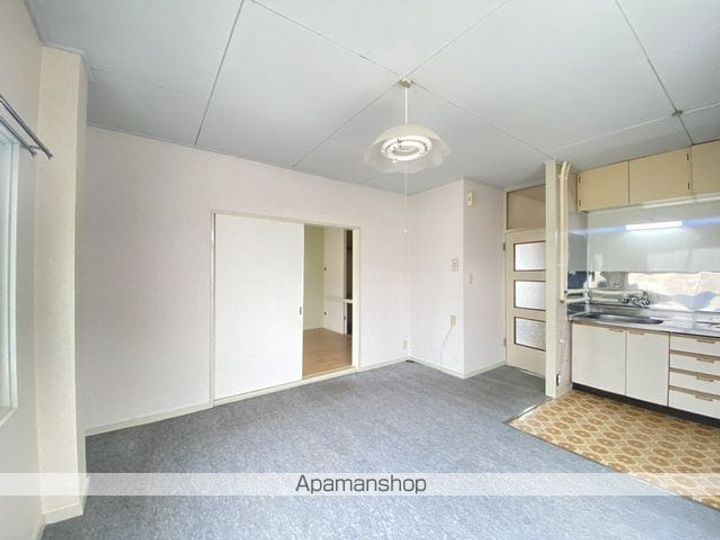 本通4丁目33番アパート2F左の内装