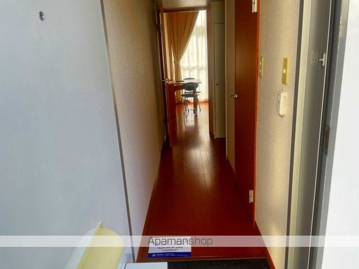 レオパレスオリザ アウレアの玄関