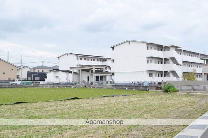 マリンハイツ2号棟105の外観