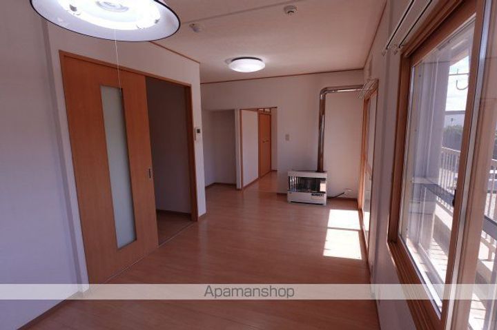 マンション鹿内の居間