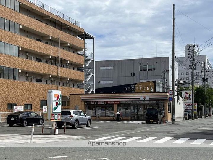 アヴァンティ サカエの周辺