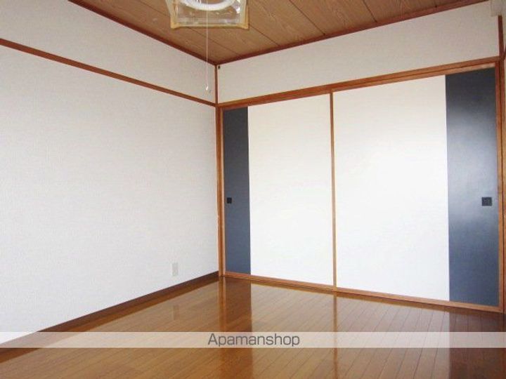 長野県長野市三輪9丁目の賃貸マンションの居間