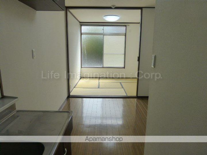 滋賀県野洲市行畑1丁目の賃貸アパートの内装