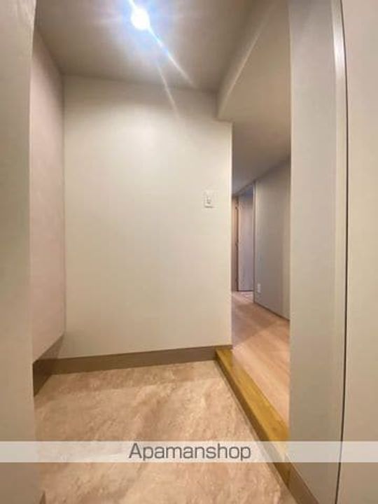 ラグゼナ八王子寺町の玄関