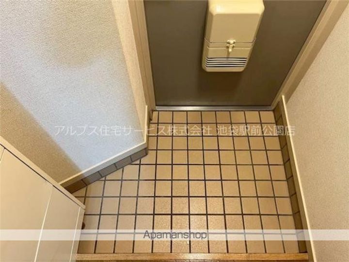 ローズハイム(北区)の玄関