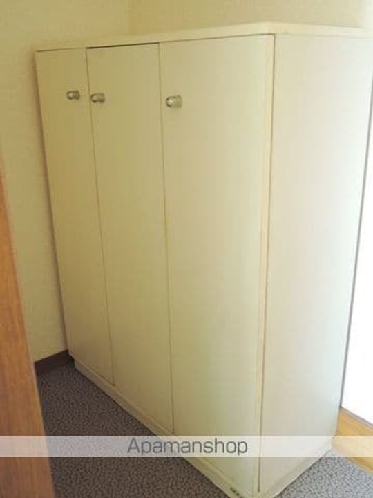 プリティーハウス102の玄関