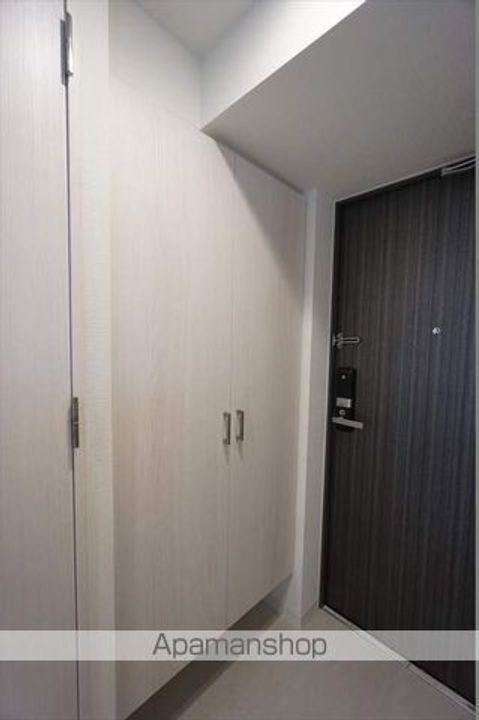 エスリード名城公園1201の玄関