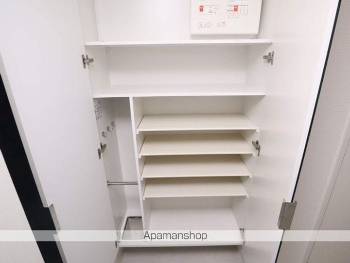 愛知県名古屋市千種区今池5丁目の賃貸マンションの内装