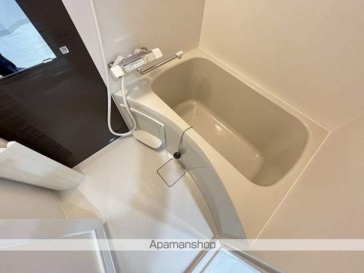 神奈川県横浜市鶴見区鶴見中央4丁目の賃貸マンションの風呂