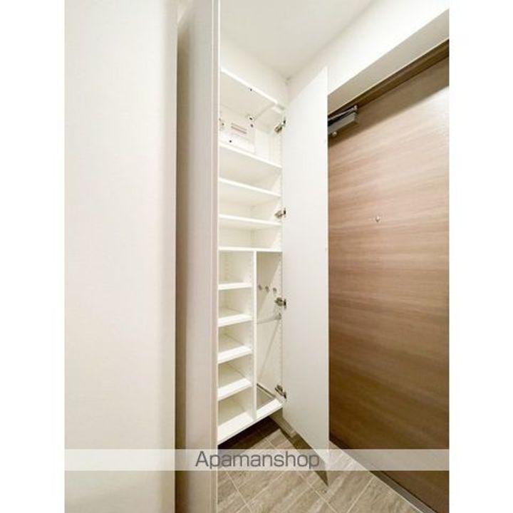 東京都新宿区西新宿8丁目の賃貸マンションの内装